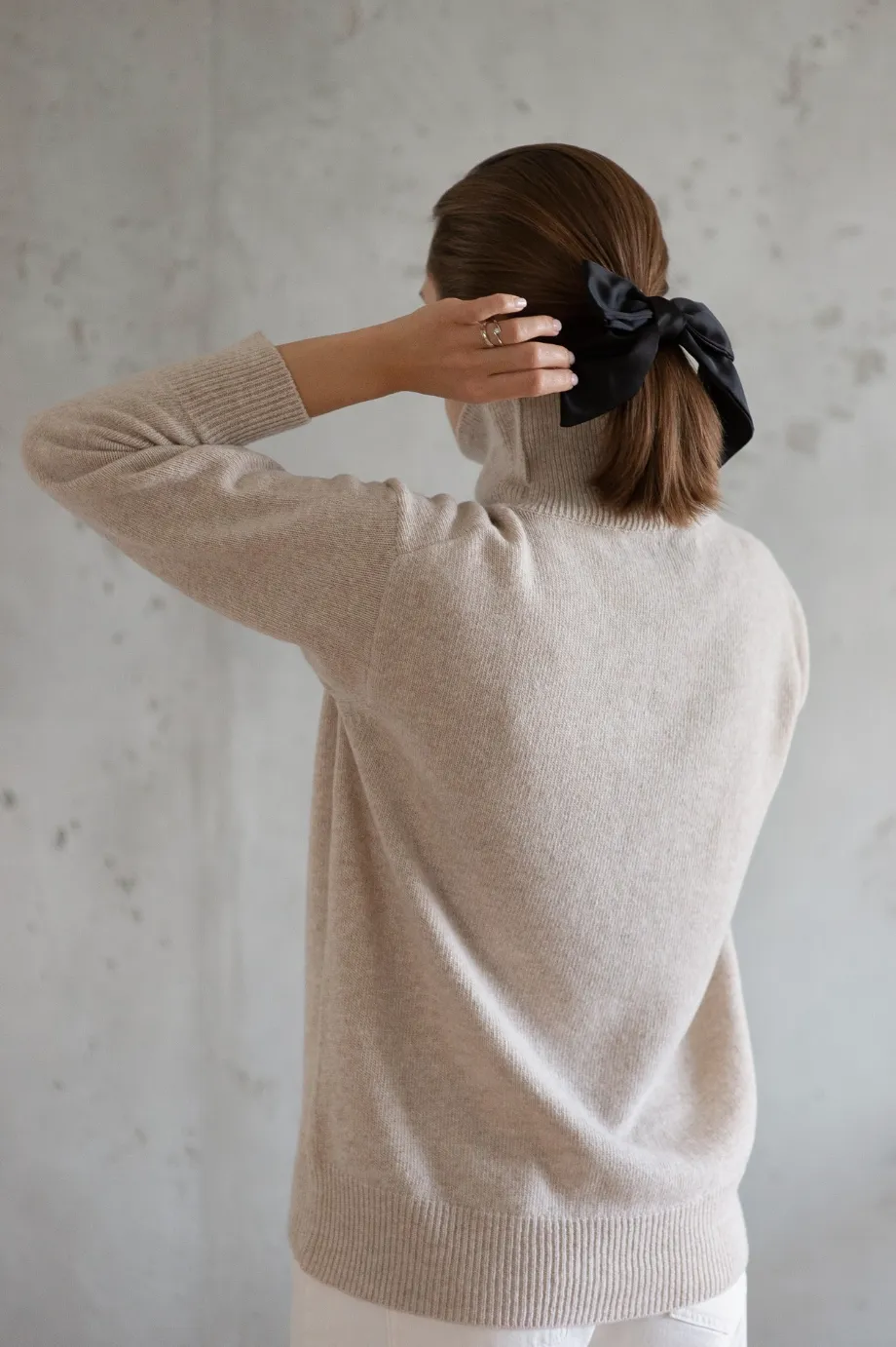 Cosy Classic Oversized Wool Turtleneck - Sand