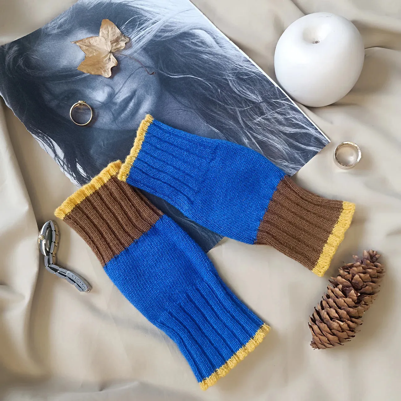 Fingerless Gloves in Electric Blue