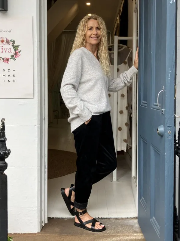 Kind-Human-Kind - Maya V- Neck Relaxed Jumper - Foggy