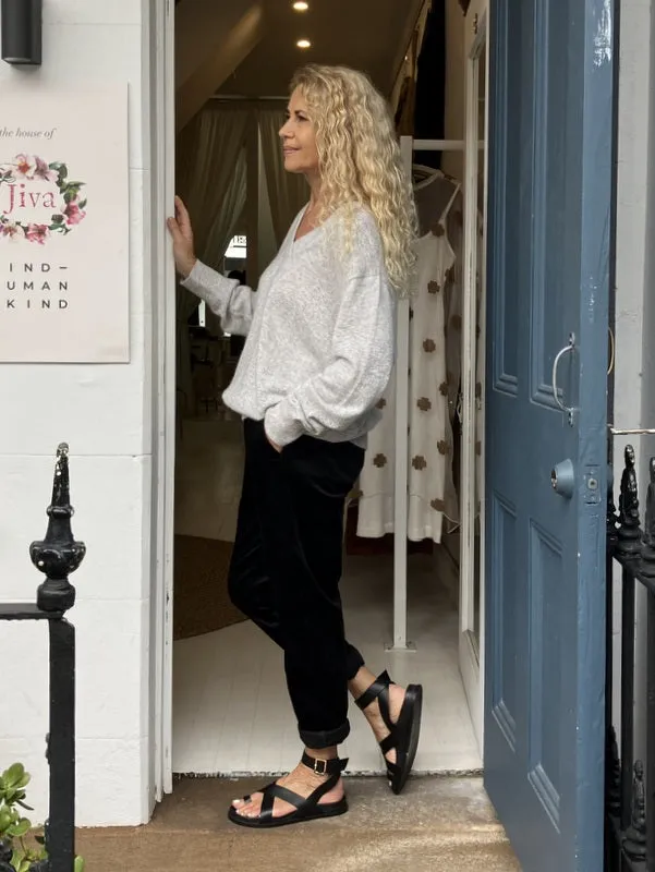 Kind-Human-Kind - Maya V- Neck Relaxed Jumper - Foggy